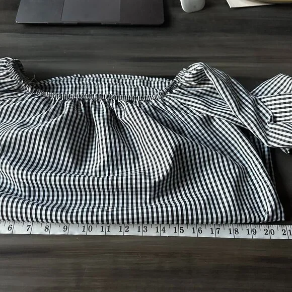 NWOT Roommates Off Shoulder Gingham Black and White 3/4" Puff Sleeve Top Size M - Picture 8 of 9